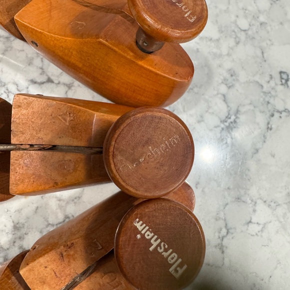 Florsheim Wooden Shoe Trees - Picture 2 of 3